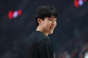 杨瀚森谈出场时间:问错人了 这个该问教练 我就是完成他的布置 杨瀚森谈出场时间:问错人了 这个该问教练 我就是完成他的布置